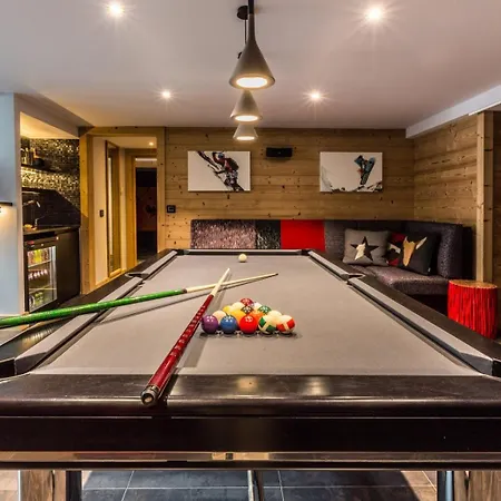 Luxury Chaelt With Sauna And 5bdr Apartment Gstaad
